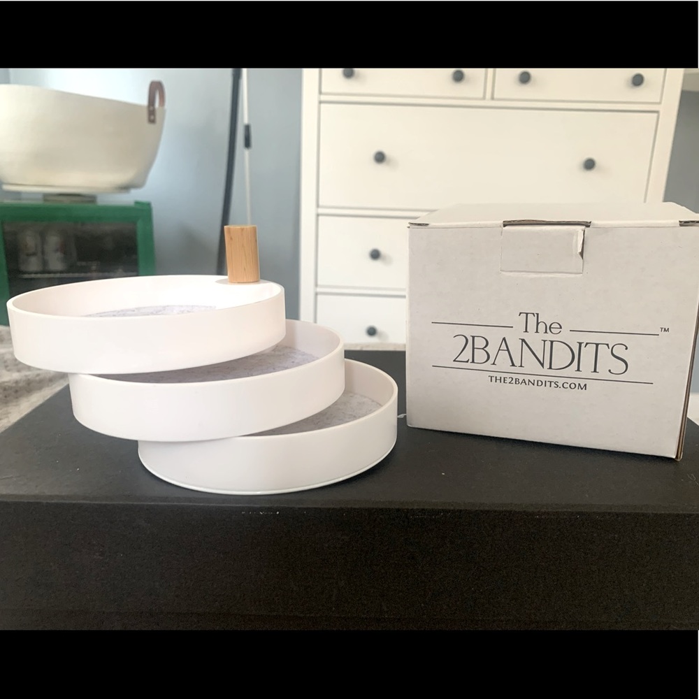 The 2Bandits Tiered Catch all Tray
